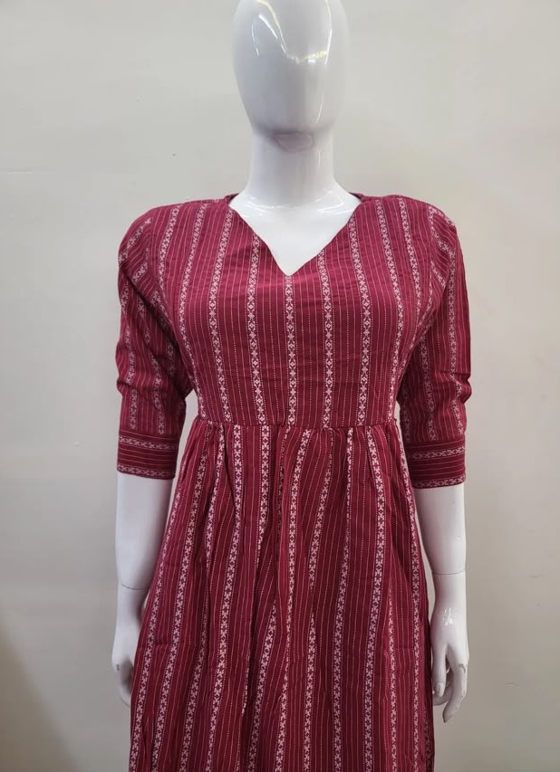 Meternity/Feeding Frock 1Tire-Katha Work - Image 4